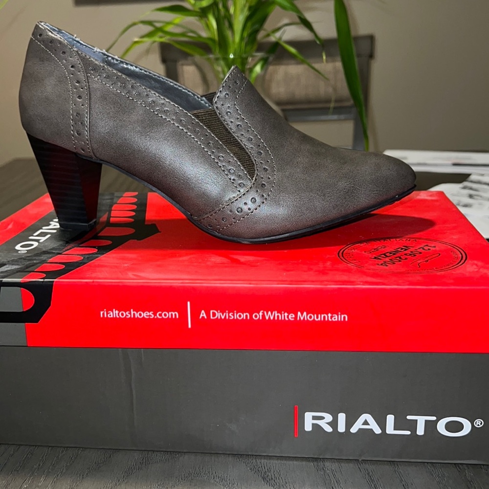 Mothers shoes worn once